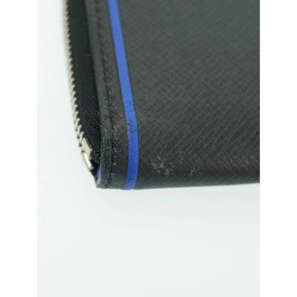 Louis Vuitton Taiga Zippy Wallet Vertical Round Zipper Long - Picture 4 of 5